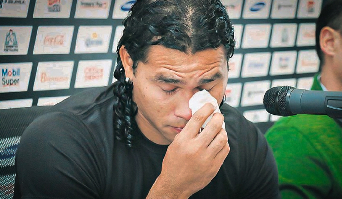 gullit peña llorando