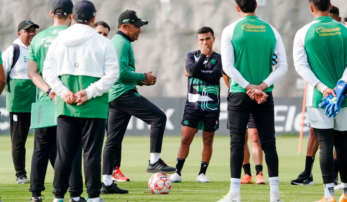 nacho ambriz club leon